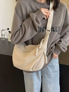 Sac Bandoulière Croissant en Nylon pour Femmes Grande Capacité Sac à Épaule Dumpling Gauffré Avec Fermeture Éclair Tressée Sac Hobo Décontracté