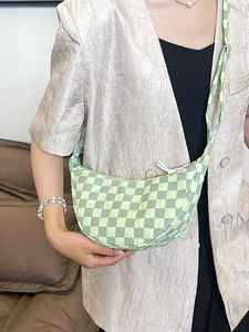 Borsa a Tracolla Mezzaluna a Scacchiera di Tendenza in Nylon Trapuntato Borse a Spalla Donna Casual Leggera Messenger