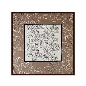 Foulard quadrato in seta con stampa floreale bicolore caffè e beige satinato