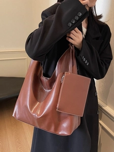 Grand sac cabas marron vintage pour femme avec surpiqûres blanches et pochette suspendue
