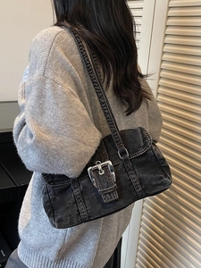 Sac à épaule rétro en denim lavé gris foncé avec boucle argentée pour femme