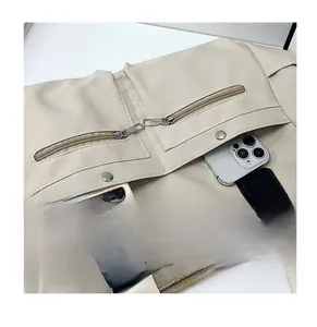 Détails du sac fourre-tout en nylon imperméable avec deux poches avant pour smartphone