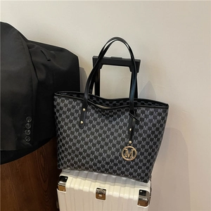 Women's Large Capacity Tote Bag M Monogram Synthetic Leather Shoulder Bag With Metal Pendant Commuter Fashion Handbag