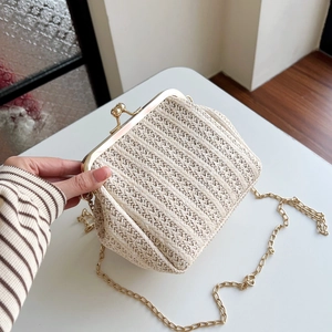 Bolso de Hombro de Paja Tejida Vintage en Forma de Concha Para Mujer Cadena Dorada Cierre de Boquilla Bolso de Bandolera Clutch Verano Playa Vacaciones Diario