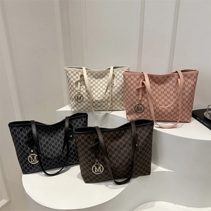 Women Monogram Letter Print Tote Bag Large Capacity Shoulder Bag With Metal Pendant Fashion Urban Commuter Handbag