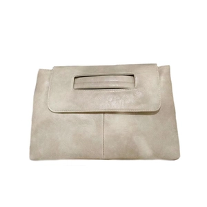 Pochette enveloppe en cuir PU beige avec poignée intégrée et coutures minimalistes