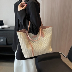 Grand sac cabas tressé beige avec poignées en cuir marron rose pour femme
