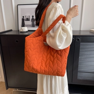 Gesteppte leuchtend orangefarbene Nylon-Einkaufstasche mit großem Fassungsvermögen