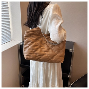 Quilted tote bag in khaki PU leather featuring silver chain straps for women