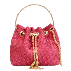 Sac seau élégant en strass rose rouge avec poignée dorée et bandoulière pour soirée