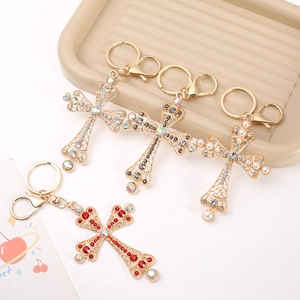 Luxury Rhinestone Cross Keychain Gold Alloy Filigree Inlaid Artificial Pearl Crystal Religious Crucifix Car Key Ring Bag Pendant Gift