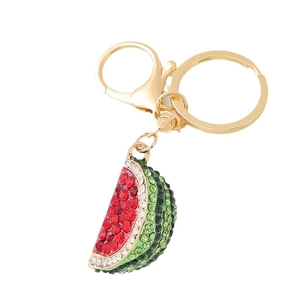 Funkelnder Wassermelonen-Schlüsselanhänger mit roten und grünen Kristallen auf Goldlegierung