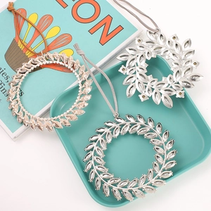 Set van drie metalen bladkransen met glitters voor kerstboomversiering en decoratie