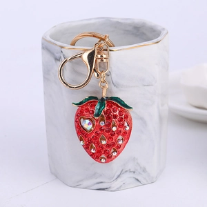 Luxury Rhinestone Strawberry Keychain Zinc Alloy Metal Fruit Bag Charm For Women Car Key Ring Decorative Jewelry Accessory