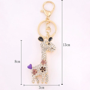 Porte-clés girafe doré de luxe avec strass et détails des dimensions du produit