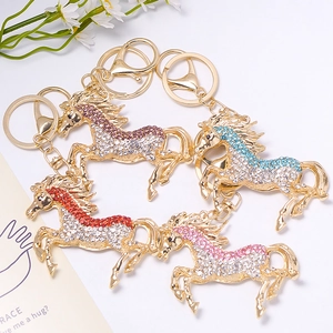 Porte-clés Cheval en Strass Pendentif Poney Animal en Métal Plaqué Or Anneau Scintillant pour Femme Accessoire de Sac Cadeau
