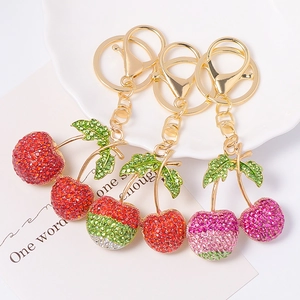 Porte-clés Cerise en Strass Alliage de Zinc Pendentif de Sac en Forme de Fruit pour Femme Bijoux Plaqués Or Accessoires de Mode