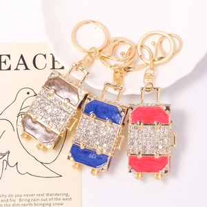 Porte-clés en Forme de Valise avec Strass Alliage de Zinc Émail Incrusté Pendentif Bagage Charme de Sac pour Femmes Cadeau de Voyage