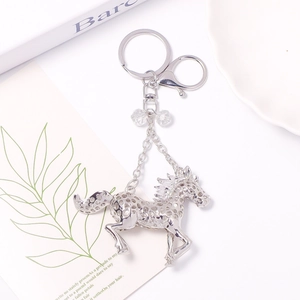 Porte-clés cheval argenté avec strass brillants et fermoir mousqueton pour sac à main