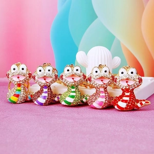 Luxury Rhinestone Cartoon Snake Keychain Zinc Alloy Sparkling Animal Bag Pendant For Year Of The Snake Women Kids Gift