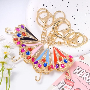 Porte-clés Parapluie en Strass Étincelant Alliage de Zinc Pendentif de Sac en Métal Plaqué Or Anneau de Clé Femme Cadeau d'Anniversaire Accessoire