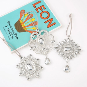 Pendentifs flocon de neige en métal avec strass en cristal pour sapin de Noël chic