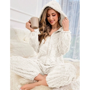 Tuta pigiama con cappuccio in pile corallo bianco caldo con morbida consistenza di peluche