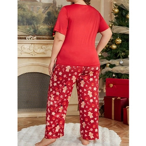 Pigiama natalizio da donna con top rosso e pantaloni con stampa festiva di pan di zenzero