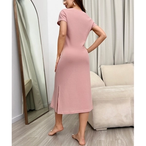 Camicia da notte rosa in maglia a nido d'ape con maniche corte e spacco laterale