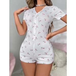 Combishort femme à fleurs, col en V, manches courtes, blanc et rose pour la détente d'été