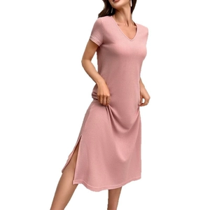 Camicia da notte rosa in maglia a nido d'ape con scollo a V e spacchi laterali