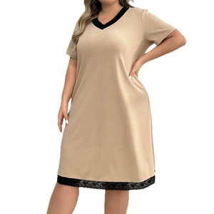 Camicia da notte taglie forti kaki con scollo a V e pizzo nero per comfort estivo