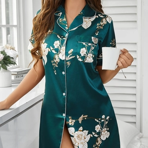 Chemise de Nuit en Satin pour Femmes Imprimé Floral et Oiseaux Manches Courtes Revers Boutonné Robe de Chambre Élégante Pyjama