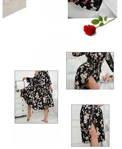 Détails du peignoir en satin noir fleuri avec col en V, taille ceinturée et bas drapé