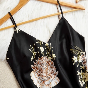 Nuisette en satin à imprimé floral pour femme avec col en V et fines bretelles