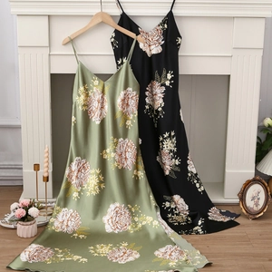 Chemise de Nuit en Satin Sexy à Imprimé Floral pour Femmes Fines Bretelles Col en V Sans Manches Robe de Chambre Longue