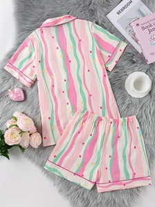 Ensemble pyjama femme à motif de vagues avec cœurs et étoiles sur tapis en peluche