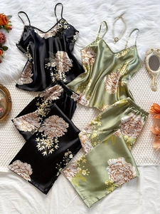Ensembles de pyjama en satin à fleurs noir et vert olive avec décorations élégantes