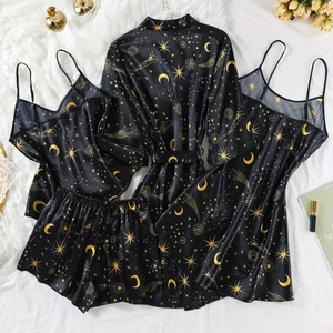 Ensemble pyjama 4 pièces en satin noir avec motifs lune et étoiles dorées sur peluche