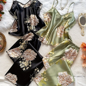 Ensembles de pyjama en satin imprimé floral avec caraco et pantalon noir et olive