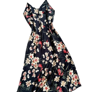 Nuisette sexy noire à imprimé fleuri avec dos nu en tissu de soie glacée doux
