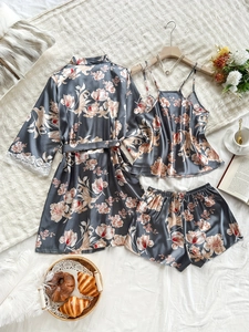 Dreiteiliges Seiden-Bademantel-Set mit floralem Muster, Spitzenbündchen, Top und Shorts