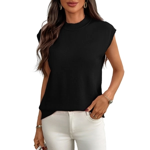 Top in maglia senza maniche da donna nero con collo a lupetto e trama a coste