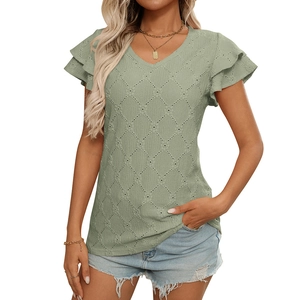 Top a maniche corte con scollo a V verde chiaro da donna con texture traforata e volant