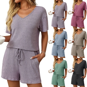 Ensemble de Pyjama Femme Haut à Col en V en Tricot Nervuré et Short à Cordon de Serrage Tenue de Détente Été
