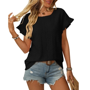 T-shirt noir femme avec broderie ajourée, manches à volants et col rond élégant