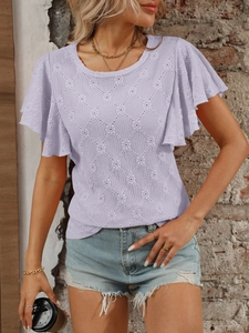 Dettaglio top in maglia pointelle viola chiaro con eleganti doppie maniche a balze