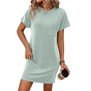Summer casual mint green knit T-shirt dress with round neck and short sleeves with pocket