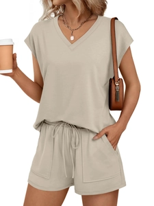 Detail of beige V-neck short sleeve top and drawstring shorts casual two-piece set