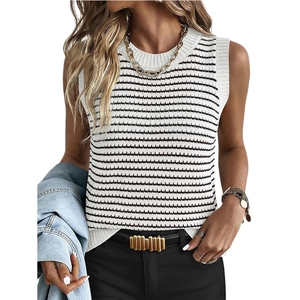 Débardeur en tricot à rayures pour femmes avec col rond et motif élégant noir et blanc